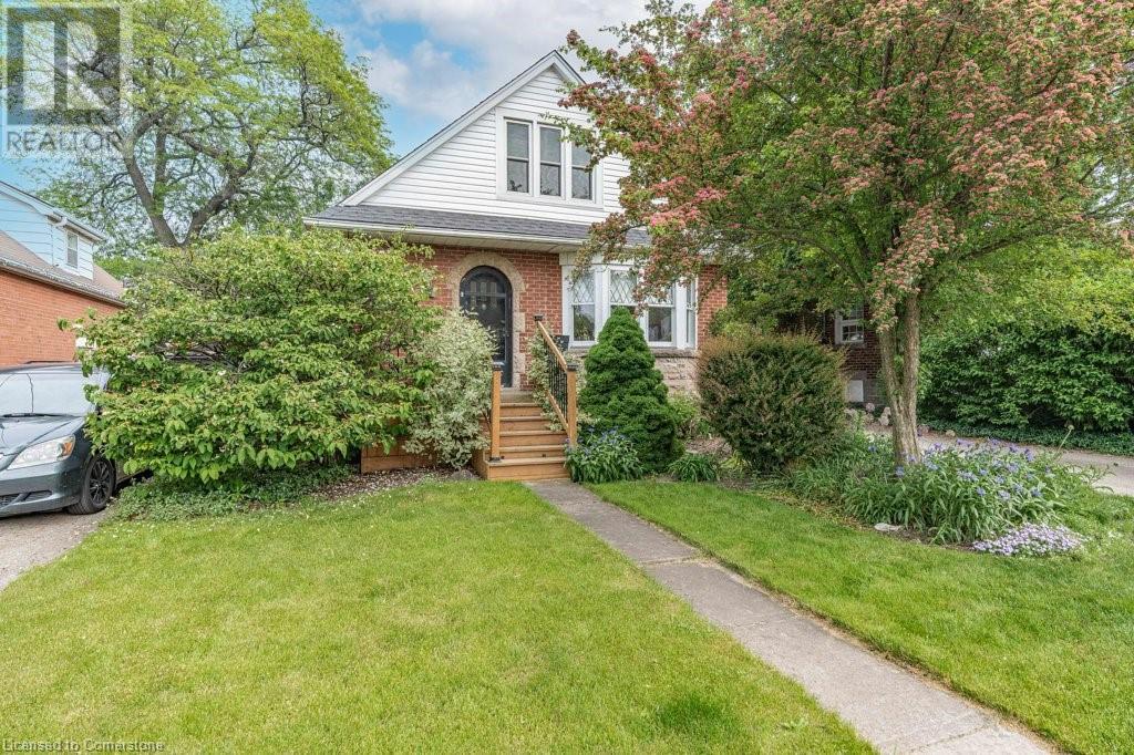 289 East 18th Street Property Photo 1