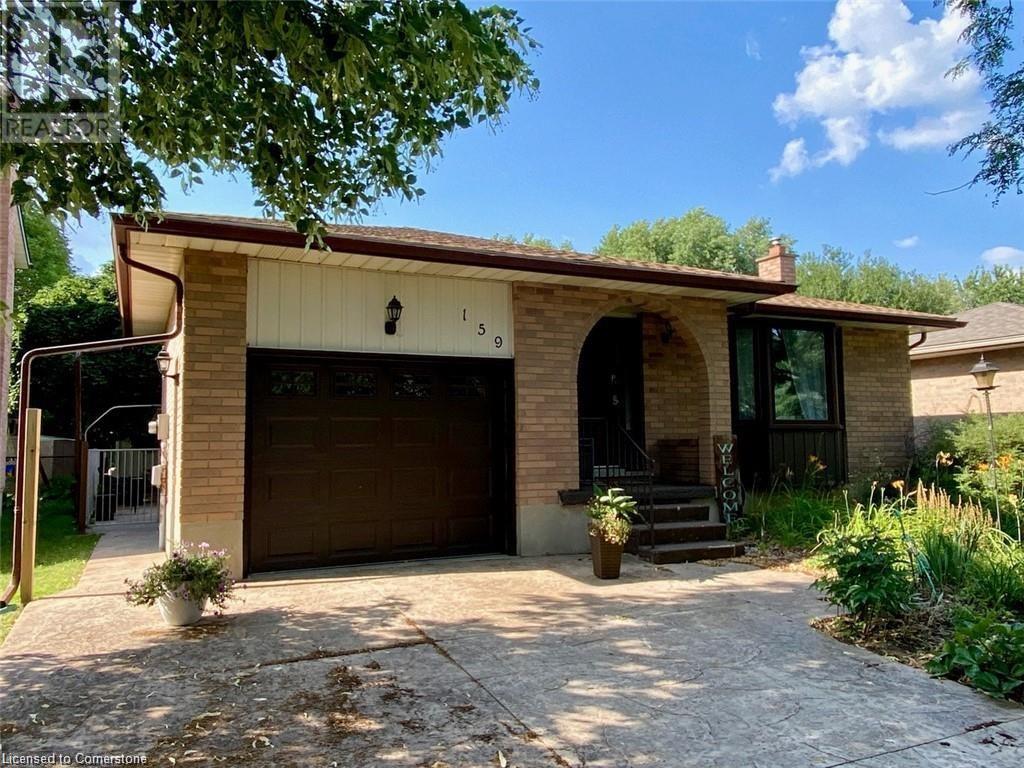 159 Sunpoint Crescent Unit# #b Property Photo 1