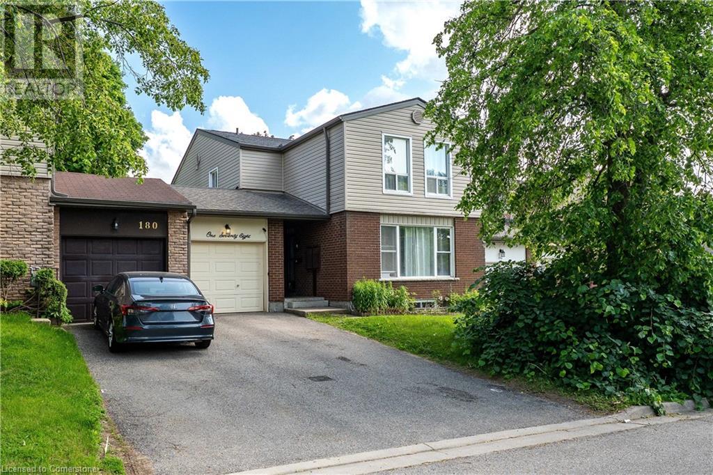 178 Silver Aspen Crescent Property Photo 1