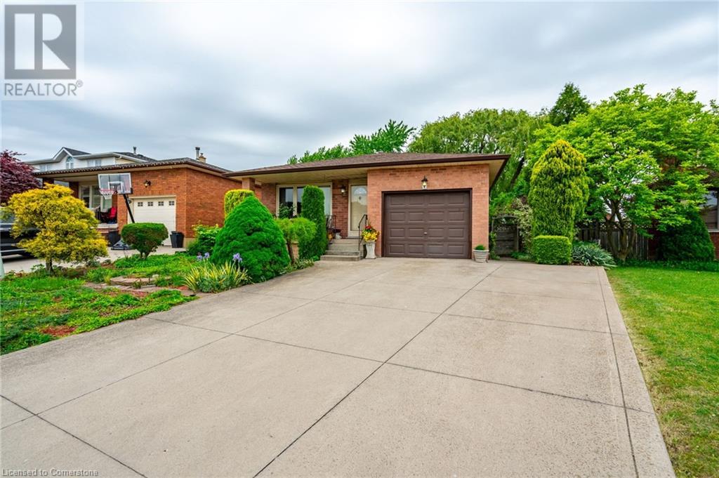 43 TRENHOLME Crescent