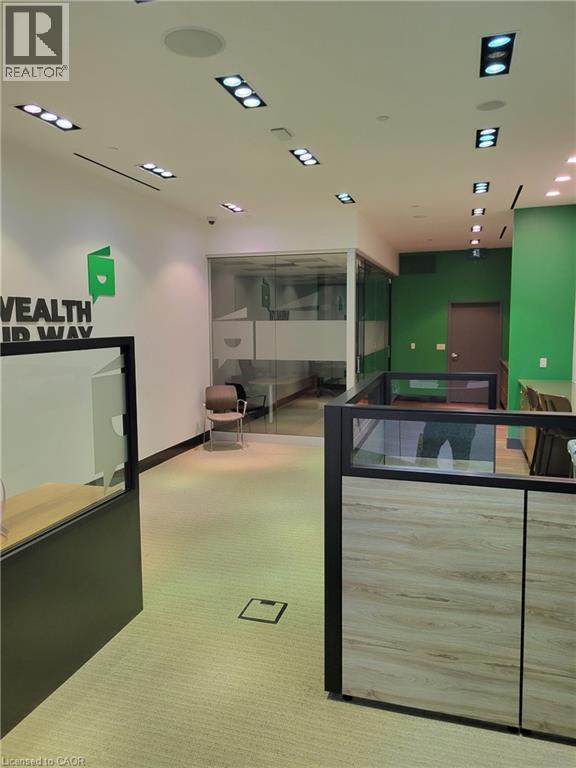 2960 Kingsway Drive Unit# N014b Property Photo 3