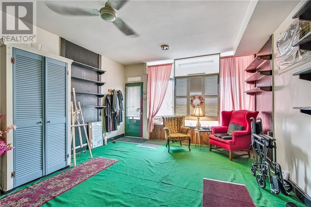 569 King Street Property Photo 4