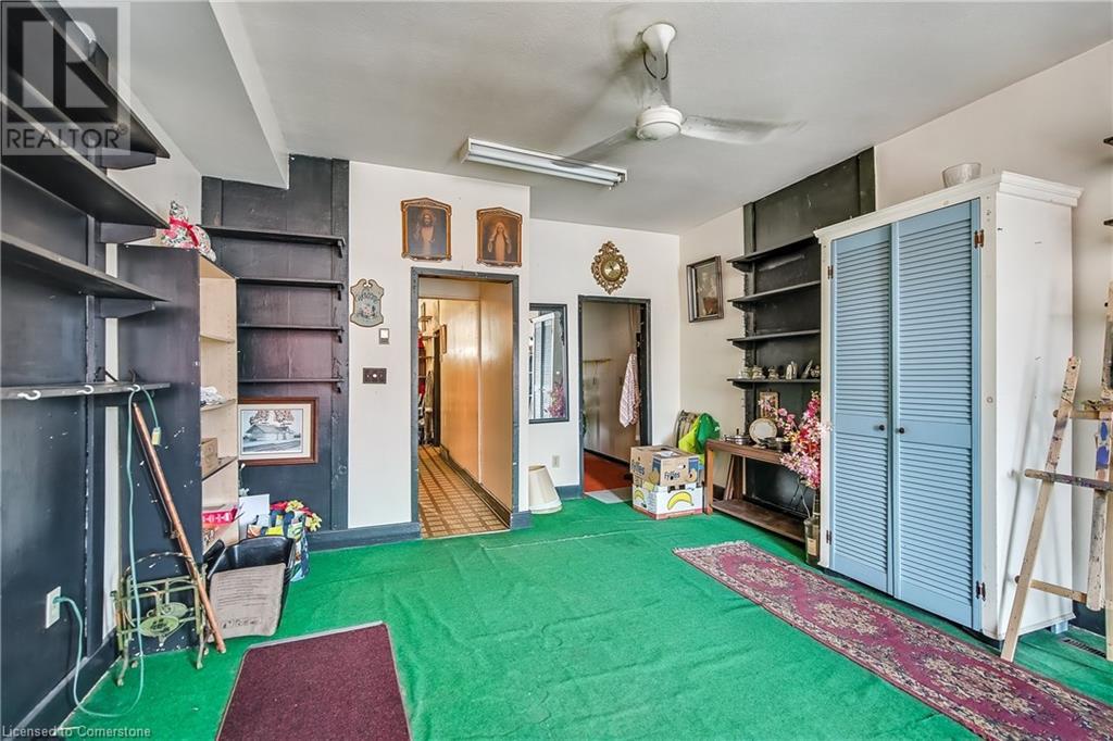 569 King Street Property Photo 5