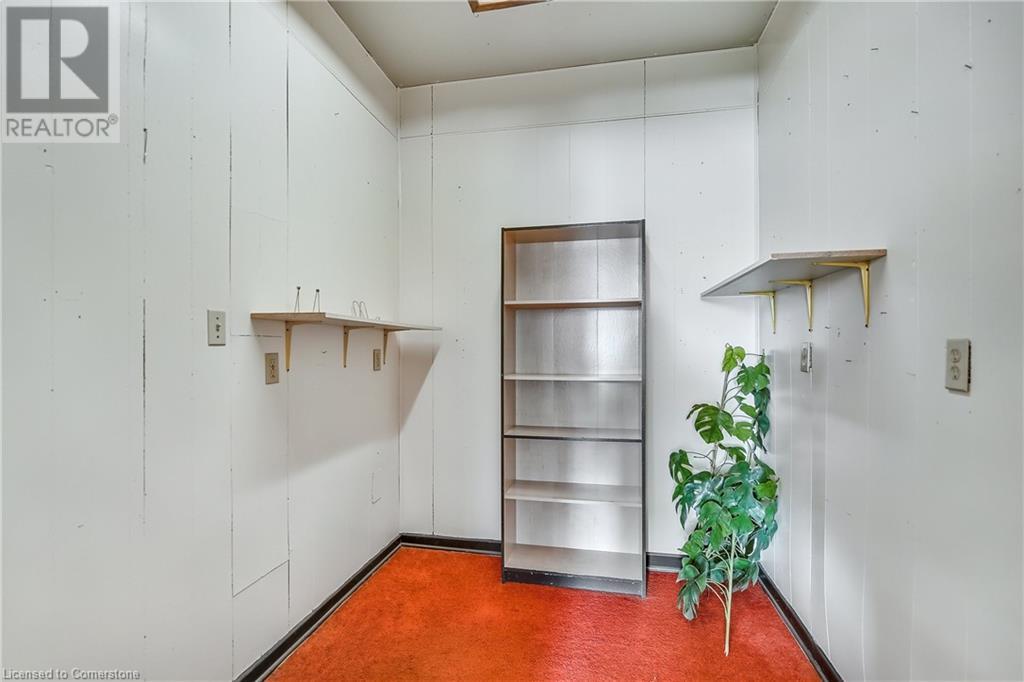 569 King Street Property Photo 6