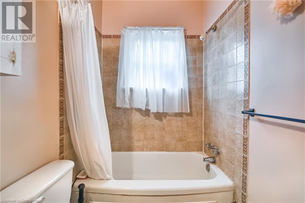569 King Street Property Photo 20