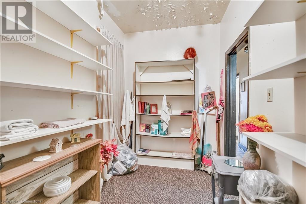 569 King Street Property Photo 29