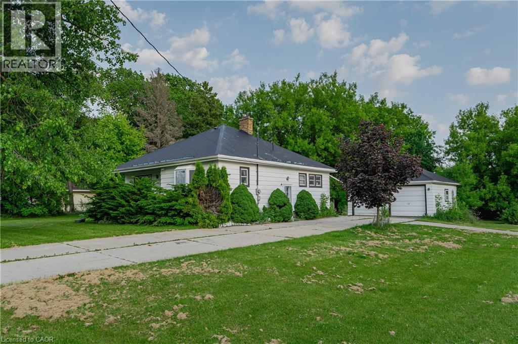 1060 Queens Bush Road Property Photo 4