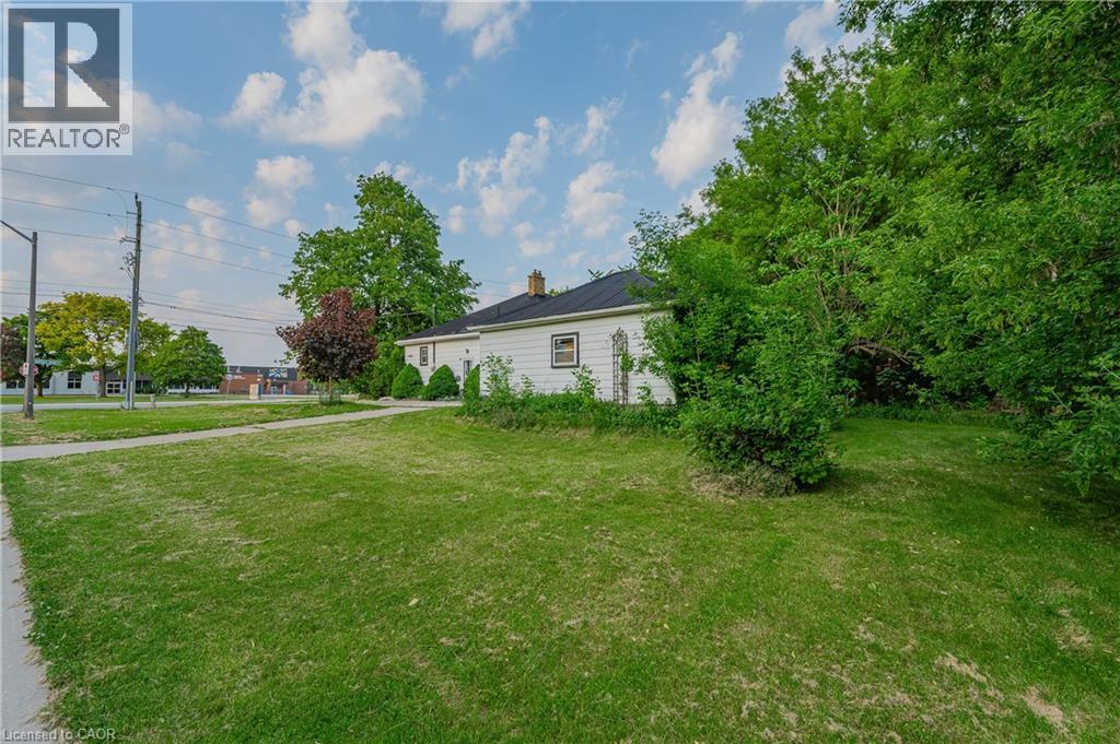 1060 Queens Bush Road Property Photo 6