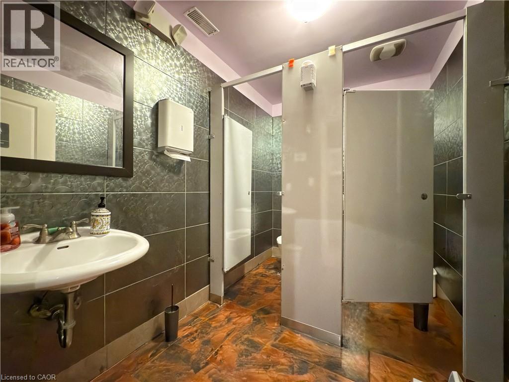 438 Kerr Street Unit# 5 Property Photo 11