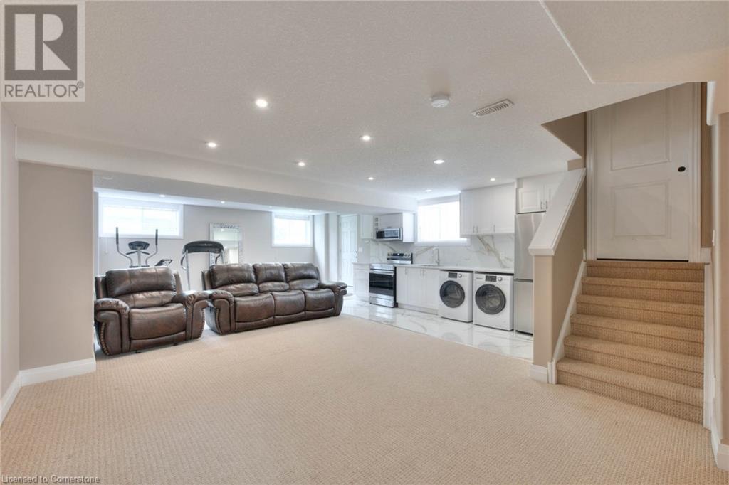556 Netherwood Crescent Unit# Lower Property Photo 1