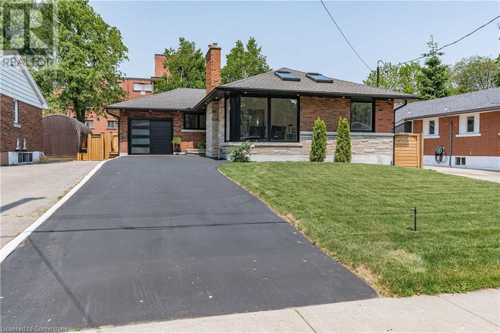 15 HARDALE Crescent