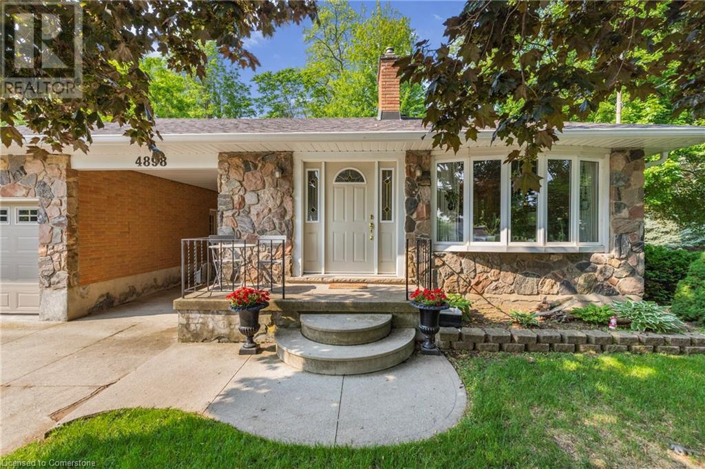 4898 King St Street Property Photo 1