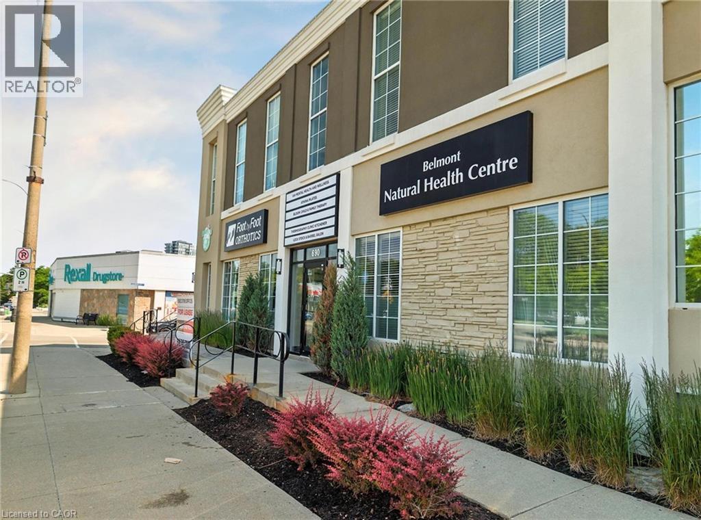 690 Belmont Avenue W Unit# 102 Property Photo 12