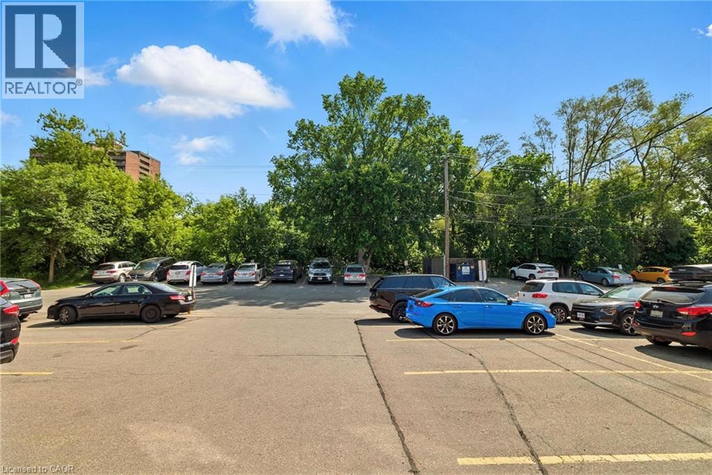 690 Belmont Avenue W Unit# 102 Property Photo 14