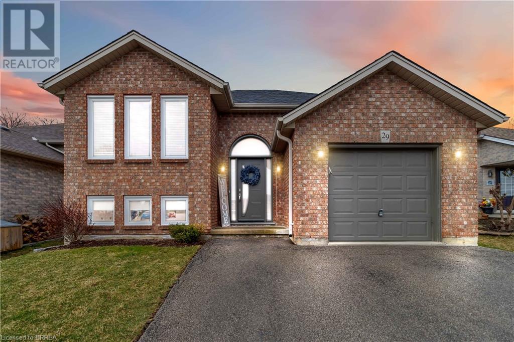 29 Mcguiness Drive Property Photo 1