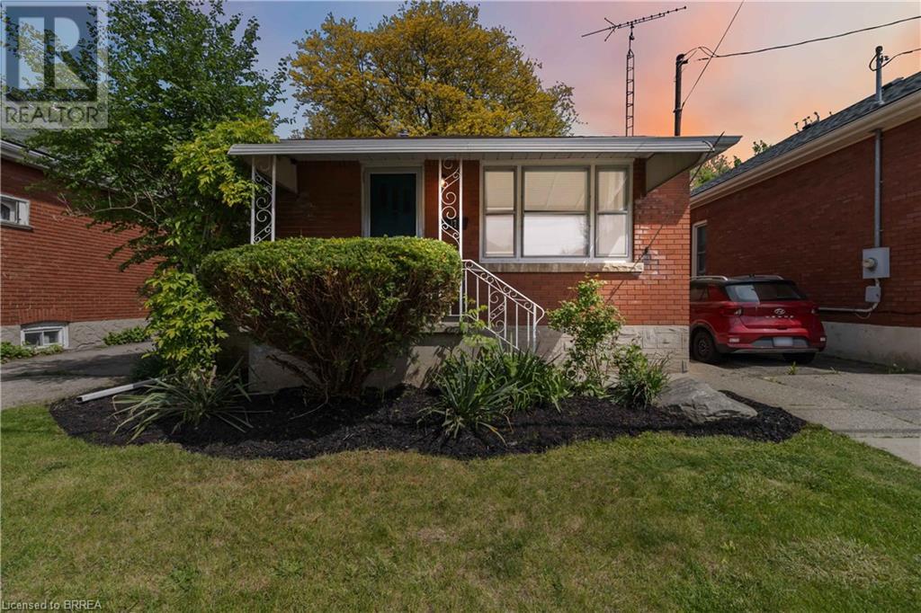 17 Salisbury Avenue Property Photo 1