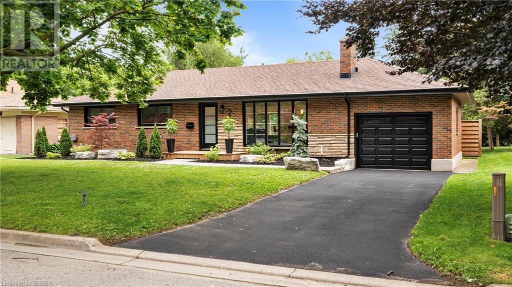 25 SENECA Crescent