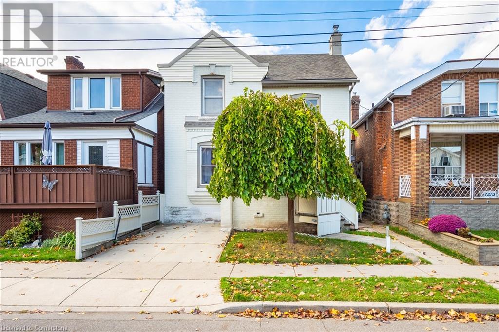 45 East Bend Avenue N Property Photo 1