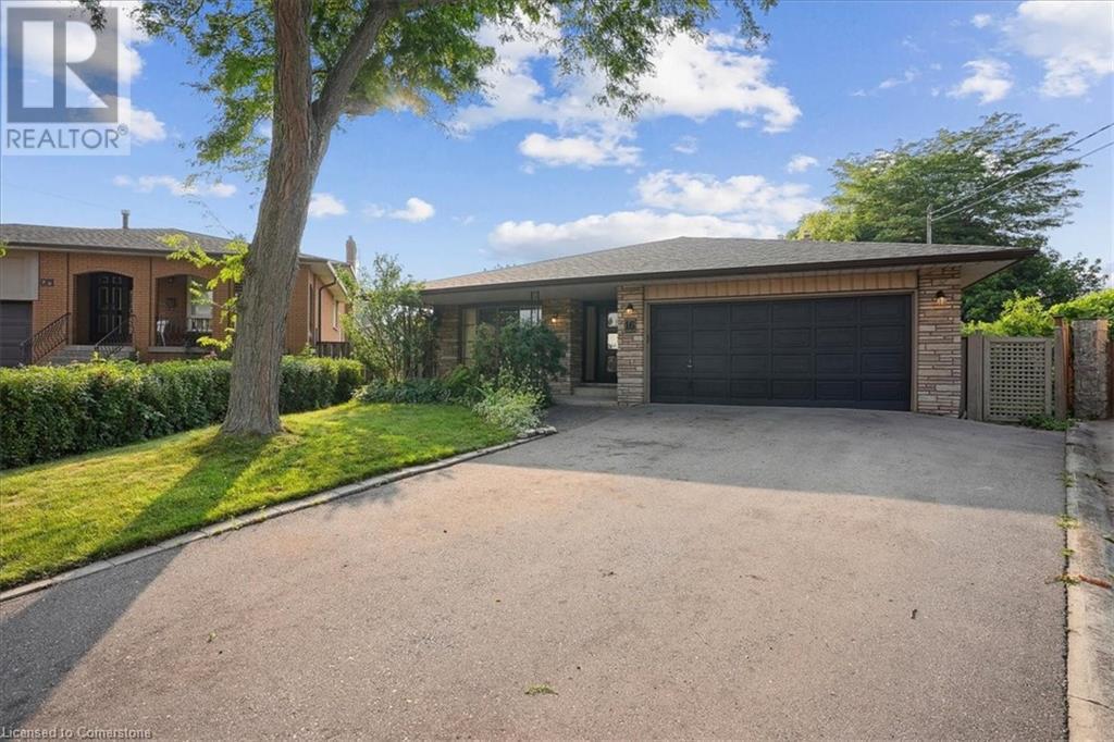 16 STELLA Court