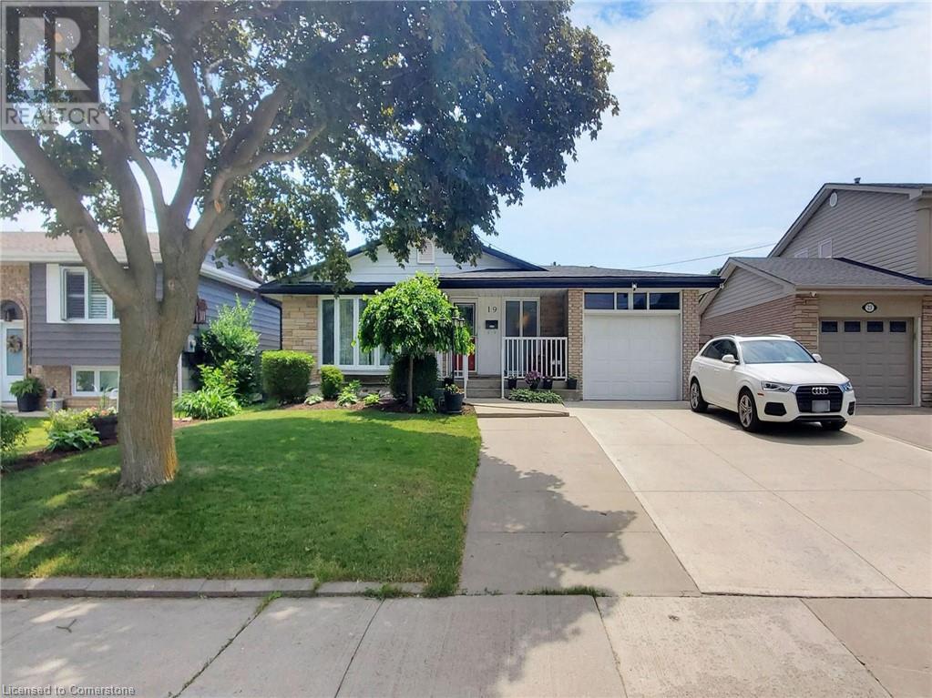 19 Bunker Hill Drive Property Photo 1