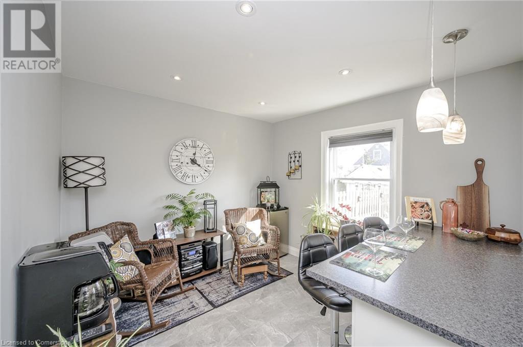 143 Tuxedo Avenue S Property Photo 12