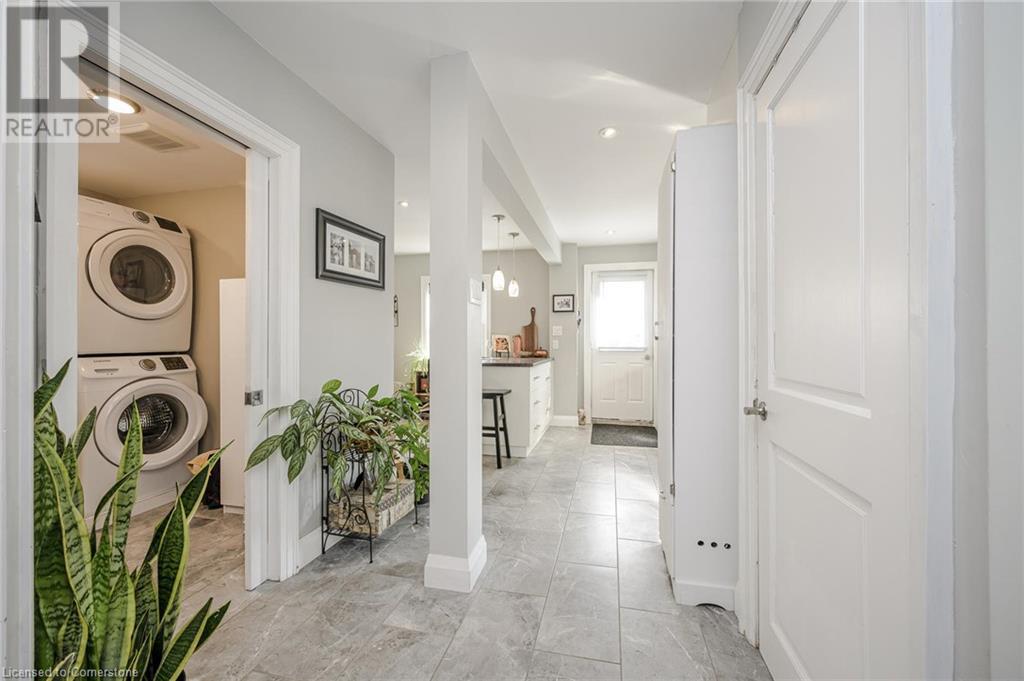 143 Tuxedo Avenue S Property Photo 13