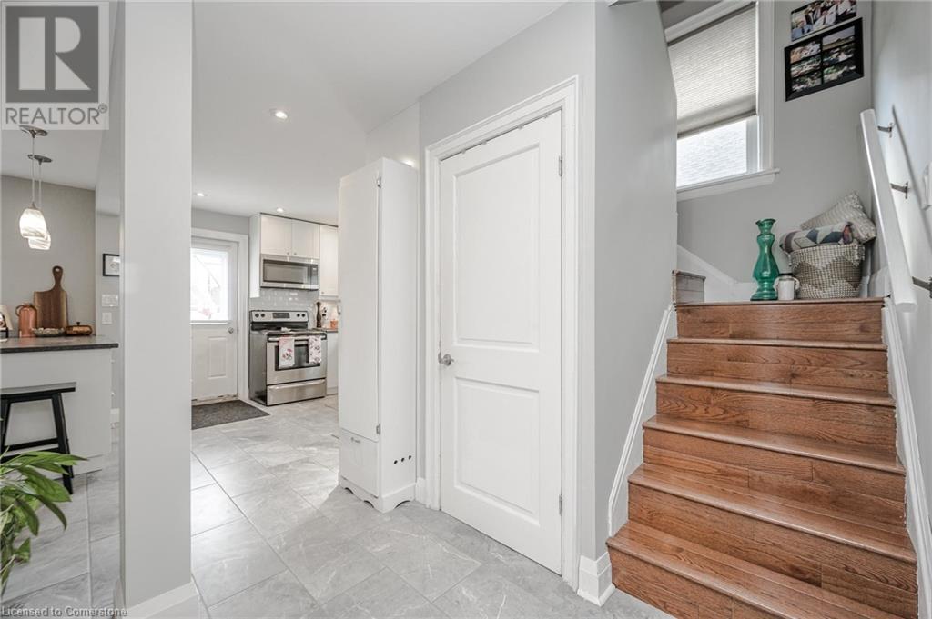 143 Tuxedo Avenue S Property Photo 17
