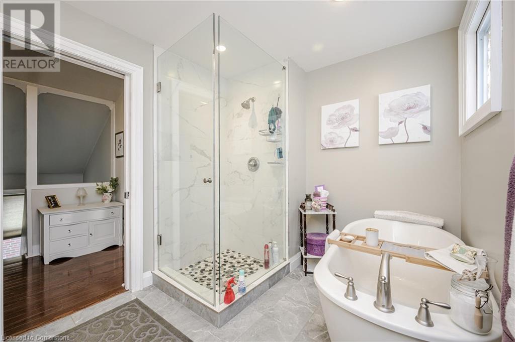 143 Tuxedo Avenue S Property Photo 23