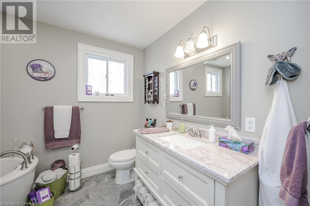 143 Tuxedo Avenue S Property Photo 25