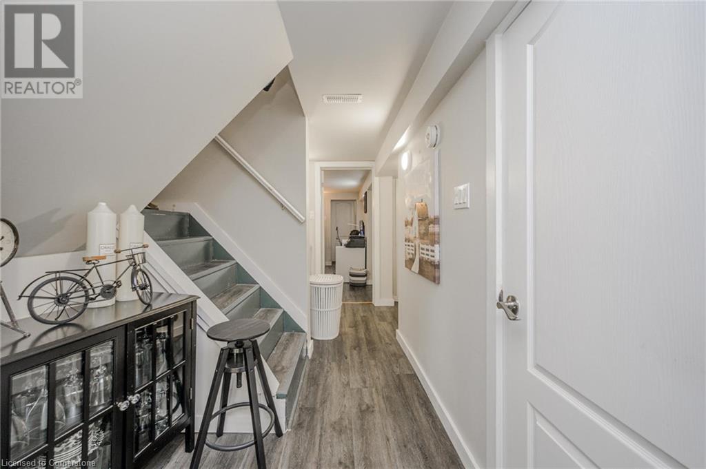 143 Tuxedo Avenue S Property Photo 29