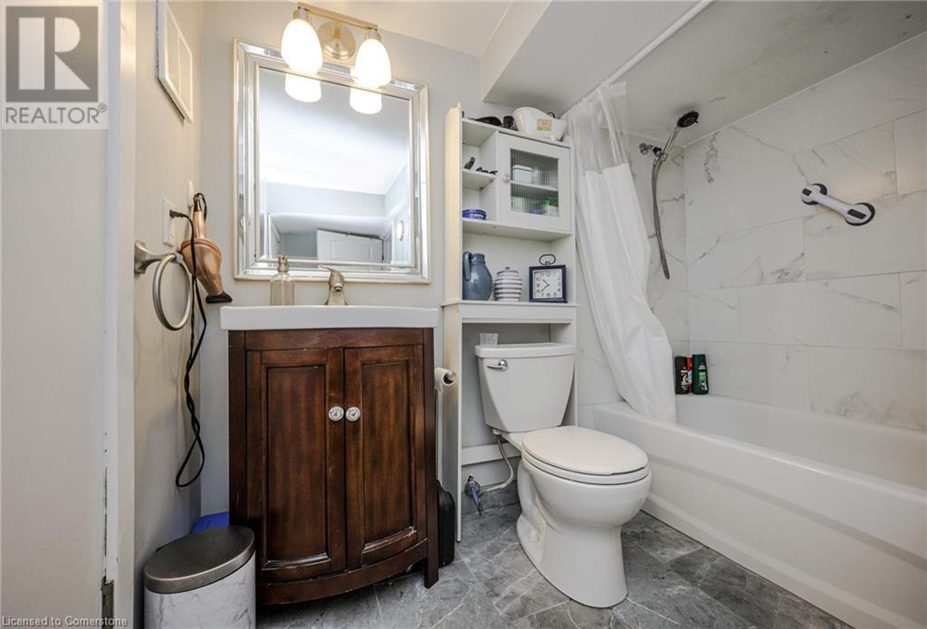 143 Tuxedo Avenue S Property Photo 36