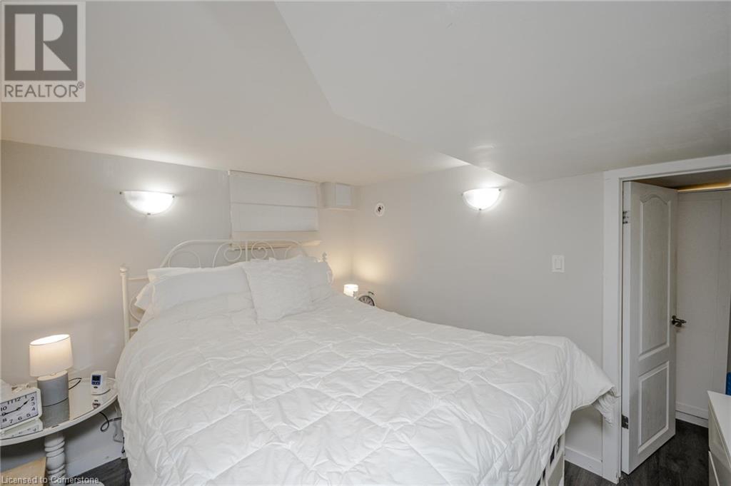 143 Tuxedo Avenue S Property Photo 38