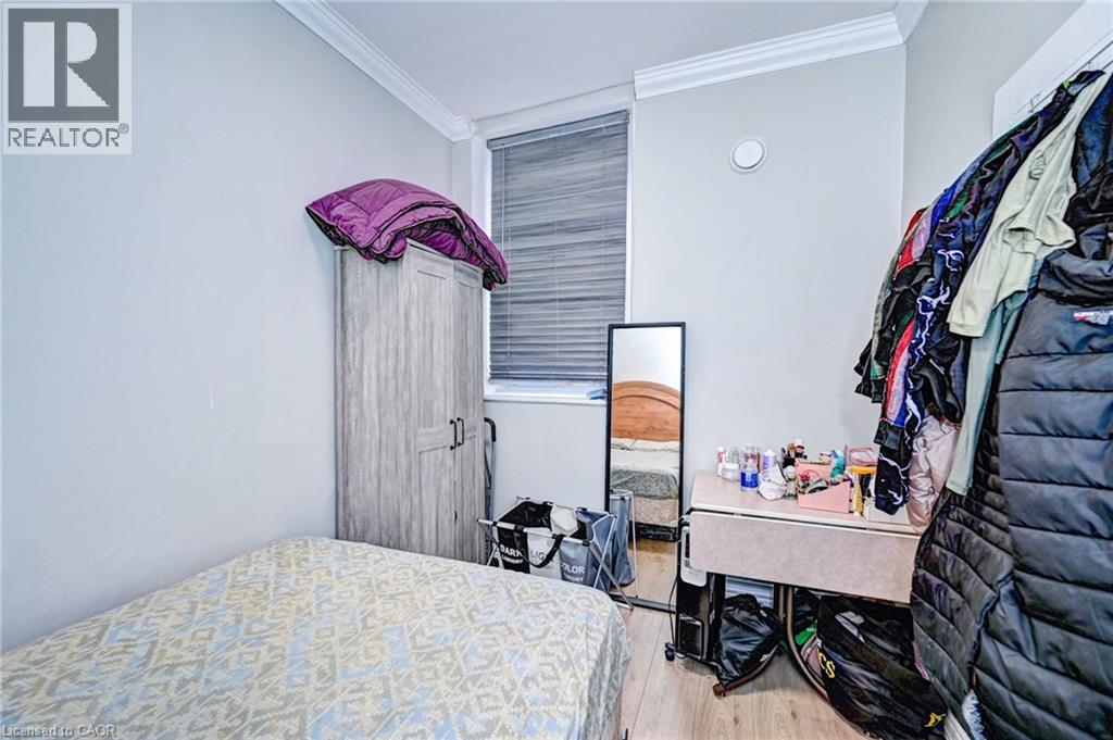 15 Ainslie Street N Property Photo 21