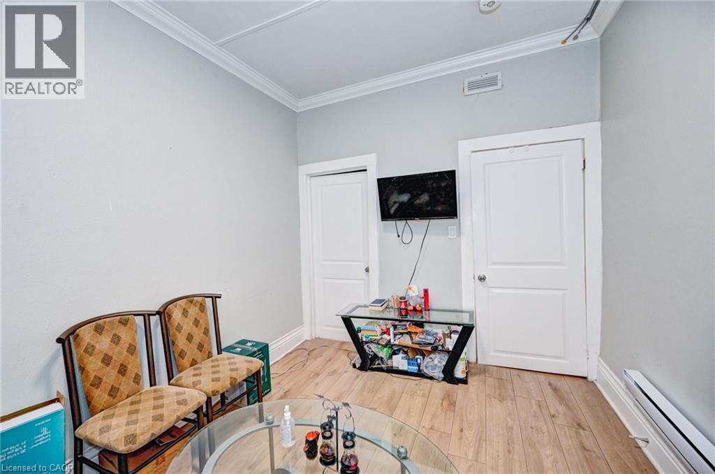 15 Ainslie Street N Property Photo 23