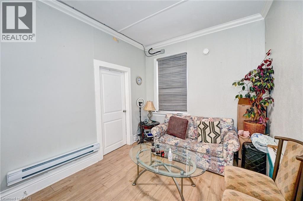 15 Ainslie Street N Property Photo 24