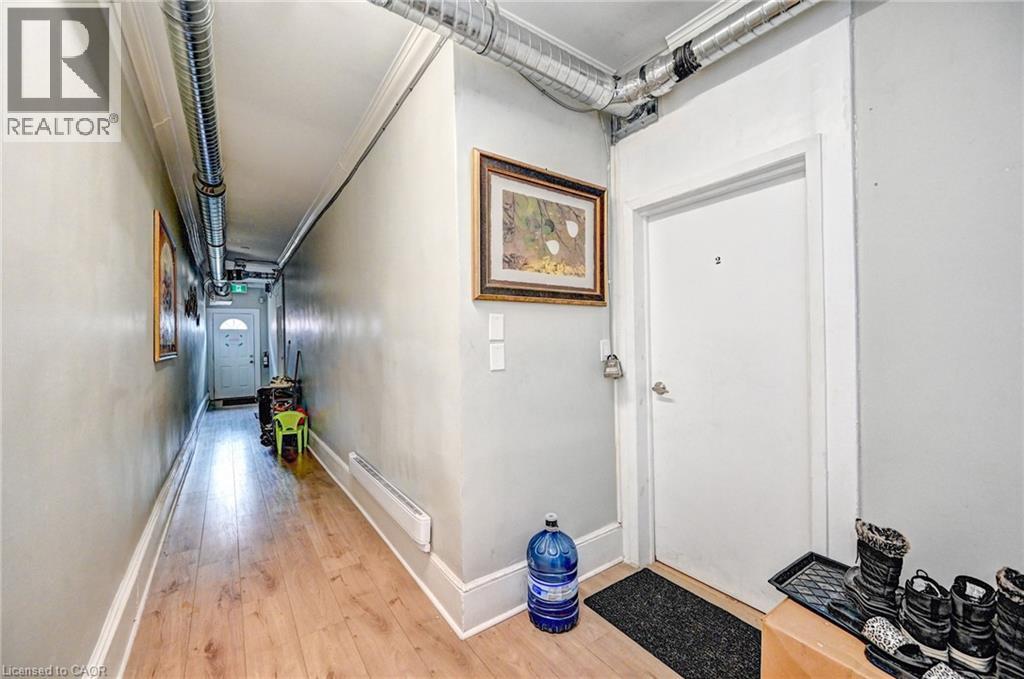 15 Ainslie Street N Property Photo 29