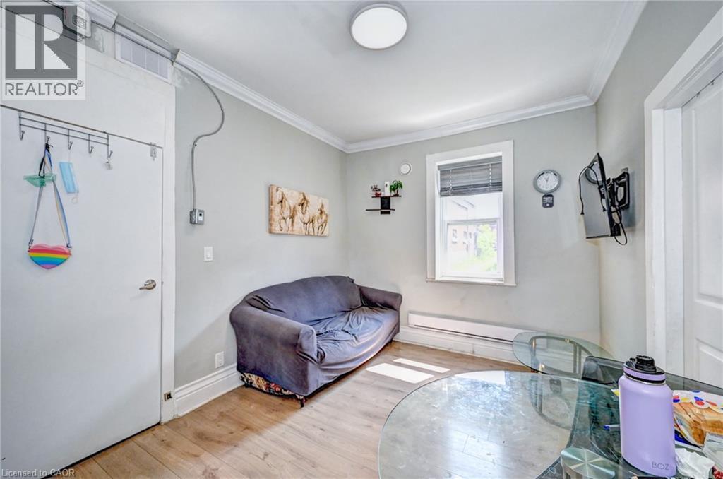 15 Ainslie Street N Property Photo 33