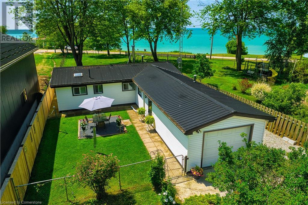 3058 LAKESHORE Road