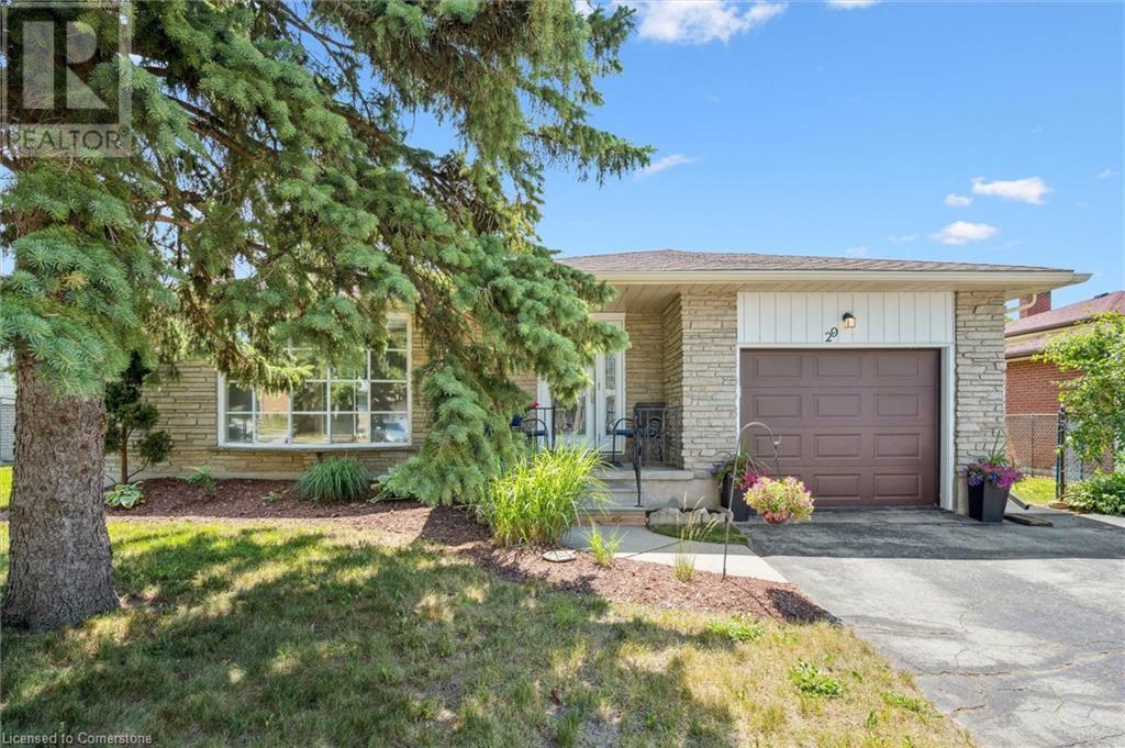 29 Strathcona Crescent Property Photo 1