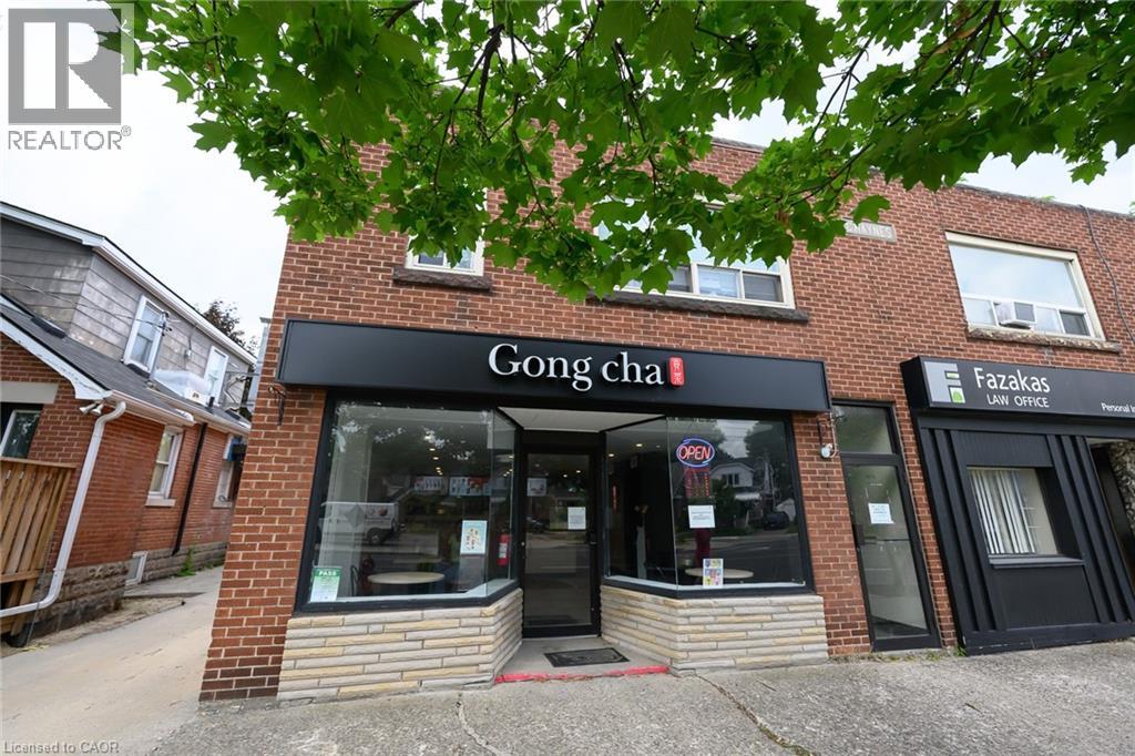 944 King Street Property Photo 4