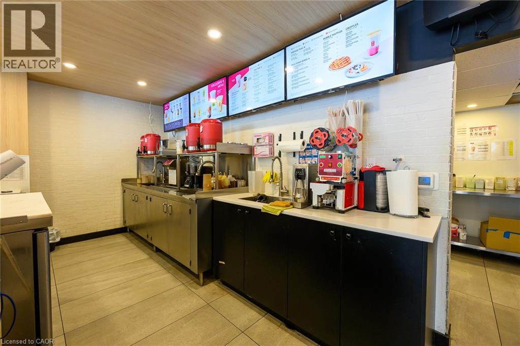 944 King Street Property Photo 10