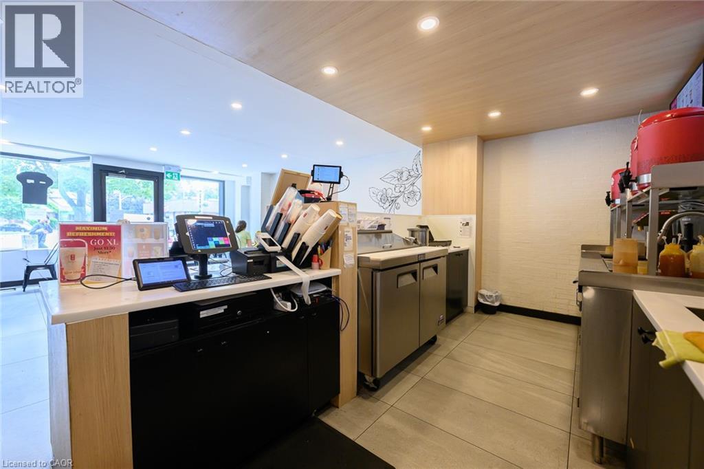 944 King Street Property Photo 13