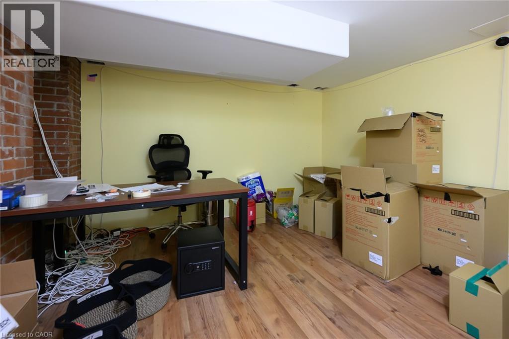 944 King Street Property Photo 15