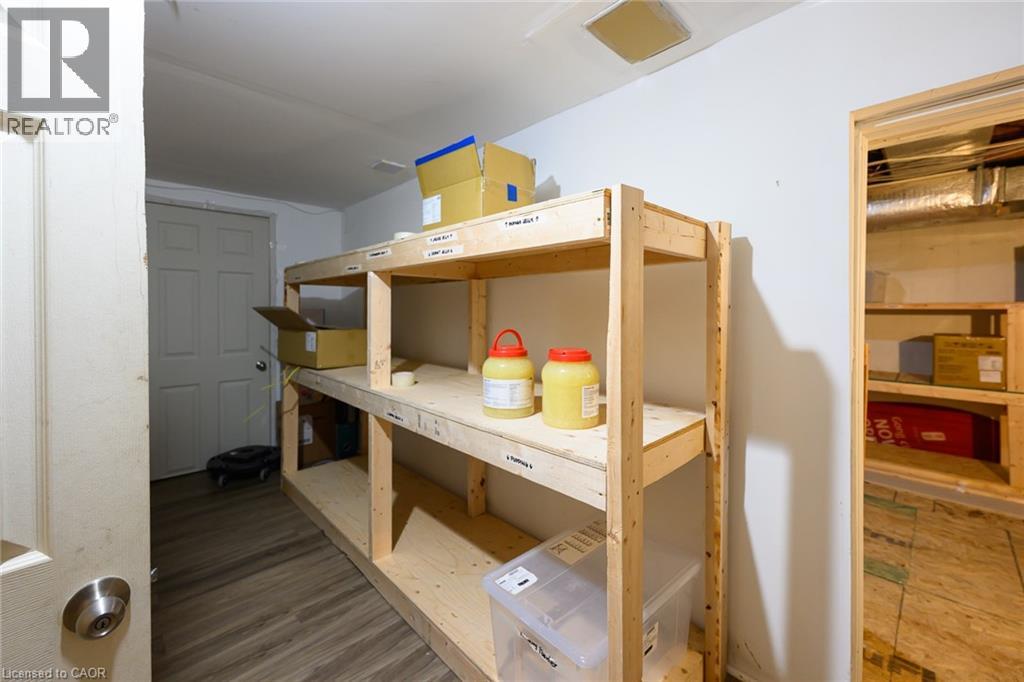 944 King Street Property Photo 16