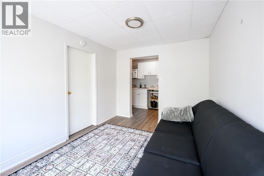 944 King Street Property Photo 25