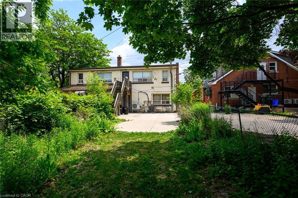 944 King Street Property Photo 30