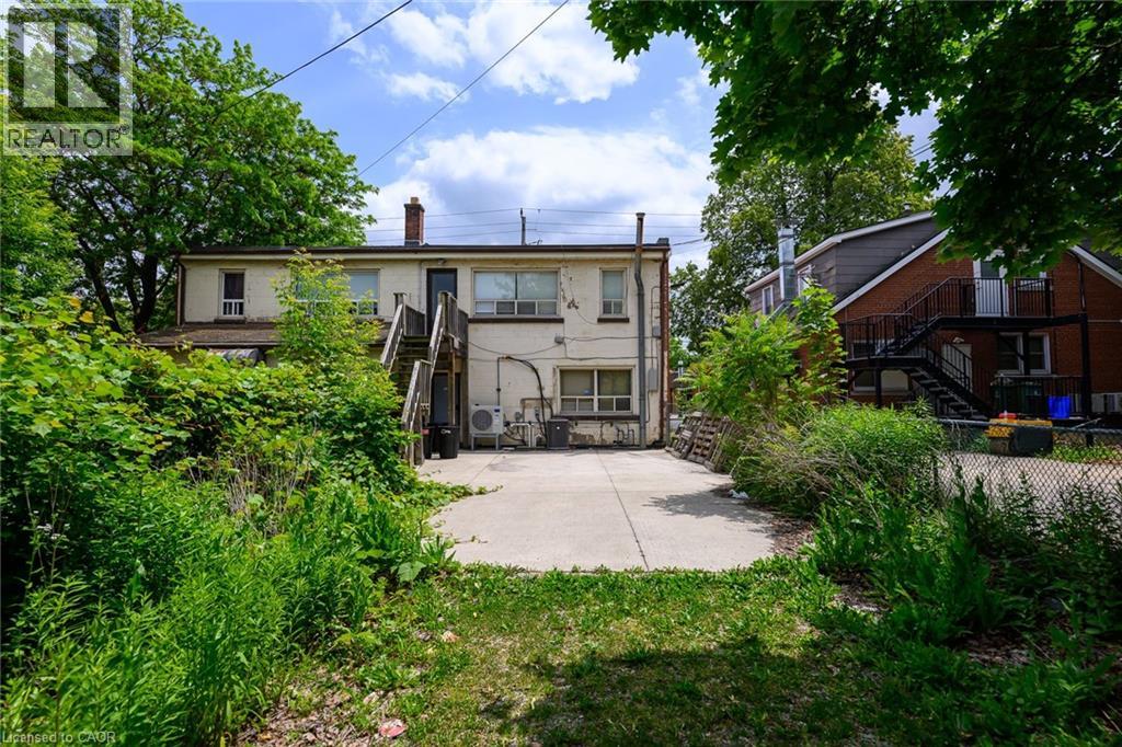 944 King Street Property Photo 31