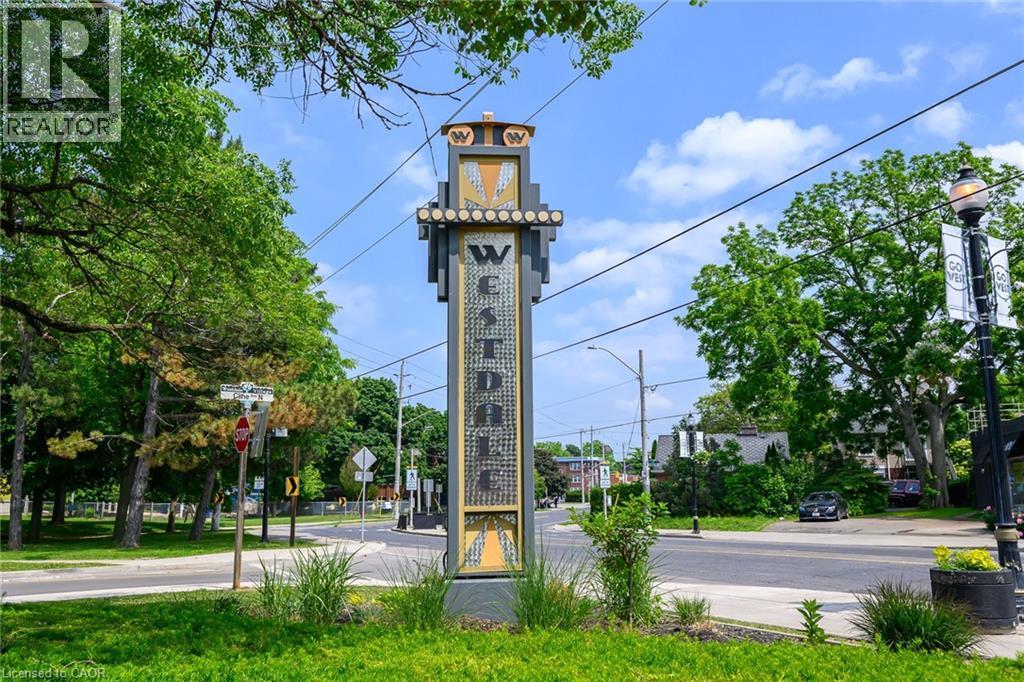 944 King Street Property Photo 35