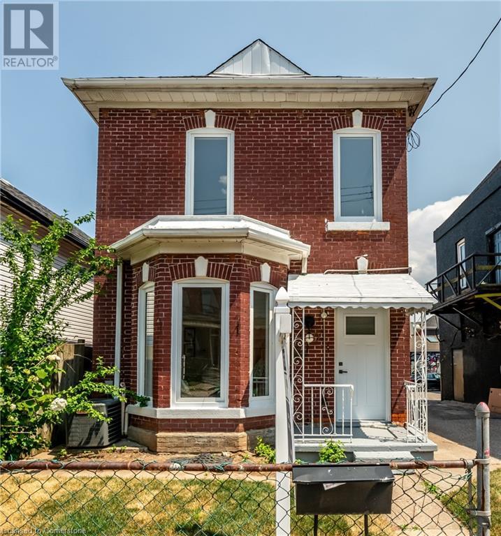 280 Emerald Street N Property Photo 1