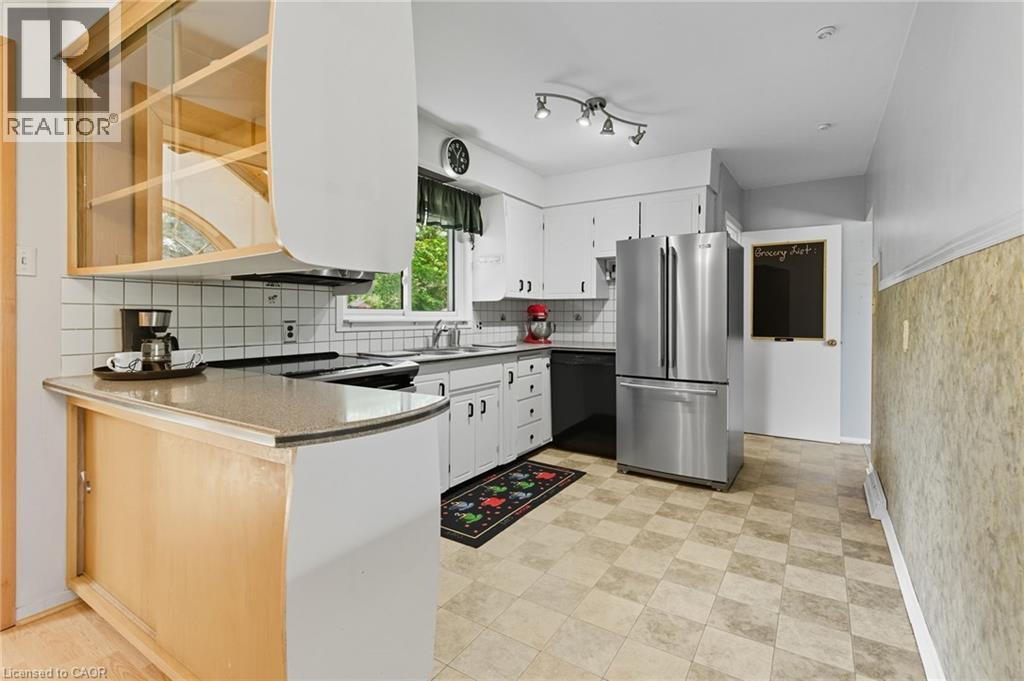 16 Glendale Drive Property Photo 7